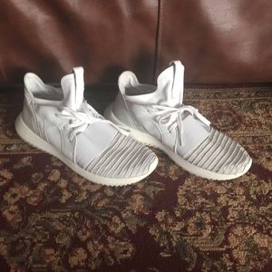 🎆Adidas tubulars